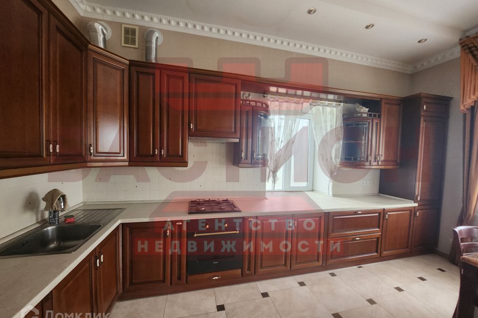 Продаётся таунхаус, 2-эт., 271 м²