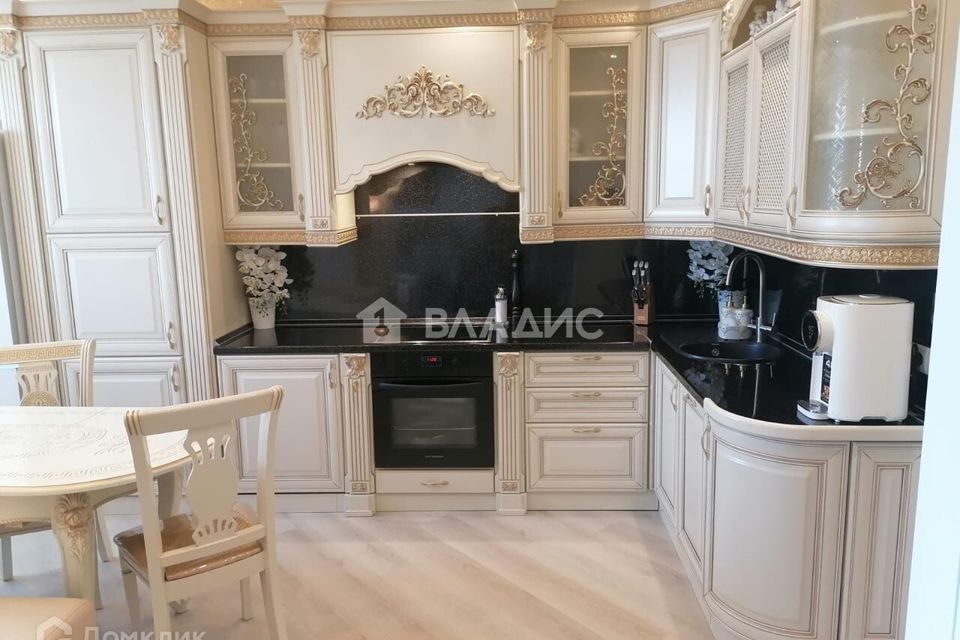 Продаётся 3-комнатная квартира, 101 м²