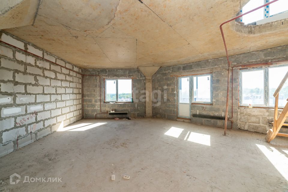 Продаётся 3-комнатная квартира, 105.4 м²