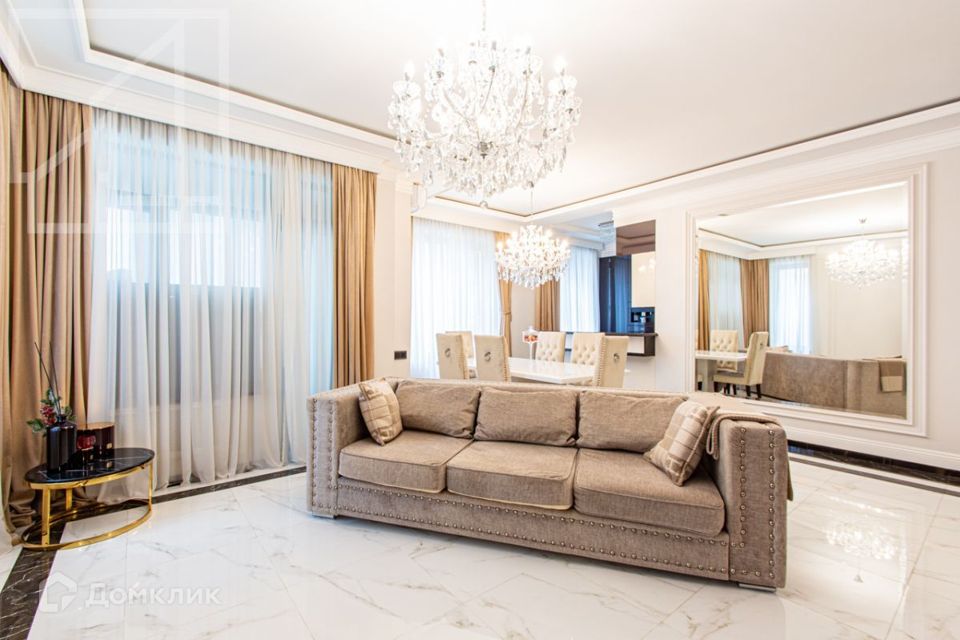 Сдаётся 4-комнатная квартира, 125 м²