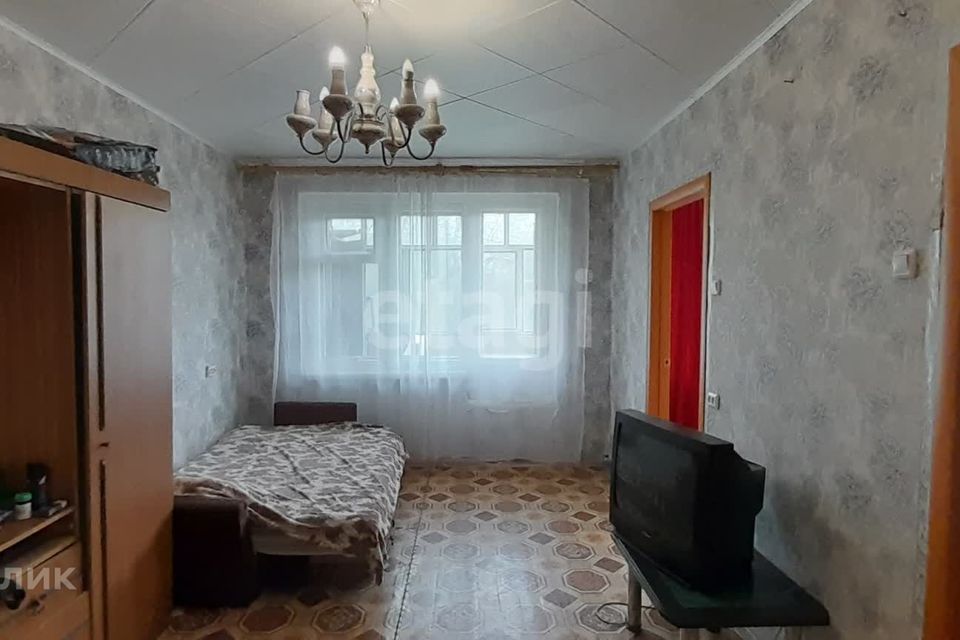 Продаётся 4-комнатная квартира, 60.6 м²