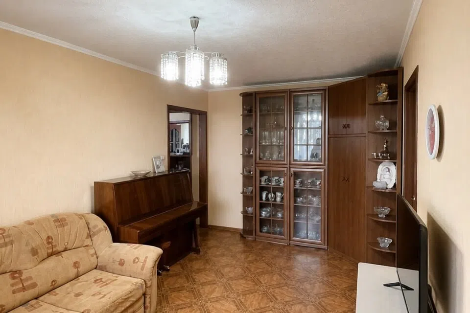 Продаётся 4-комнатная квартира, 65 м²