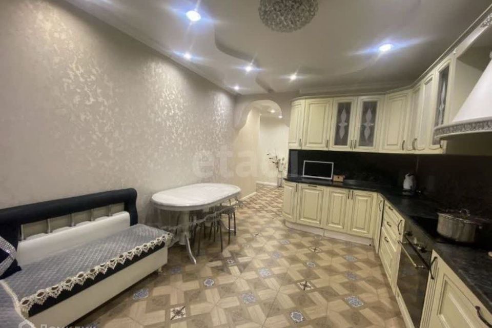 Продаётся 2-комнатная квартира, 69.5 м²