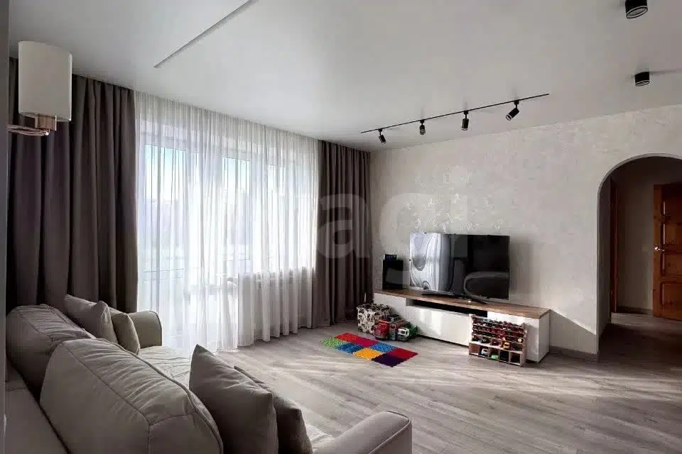 Продаётся 4-комнатная квартира, 102.3 м²