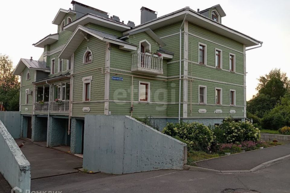 Продаётся 3-комнатная квартира, 116 м²