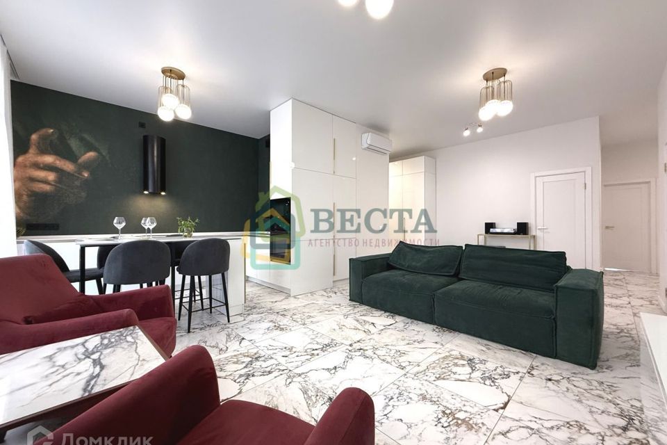 Продаётся 3-комнатная квартира, 113 м²