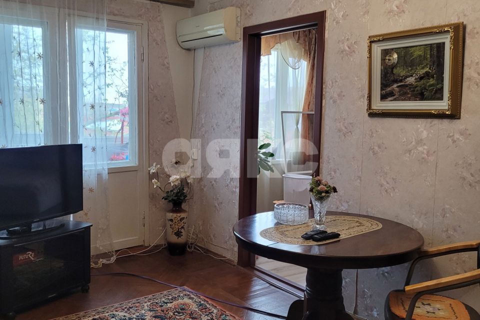 Продаётся 4-комнатная квартира, 60.3 м²