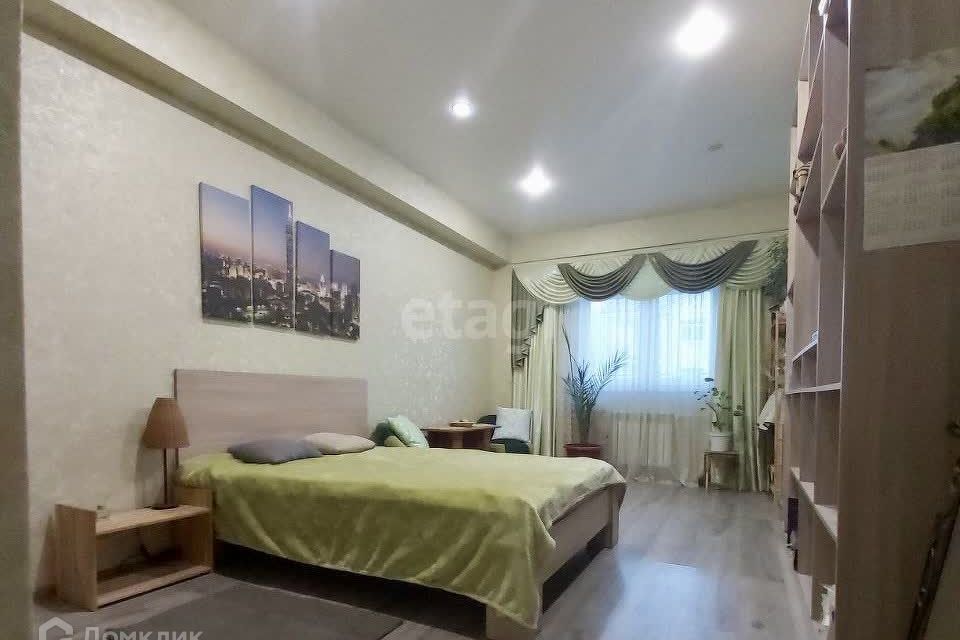 Продаётся 2-комнатная квартира, 65 м²