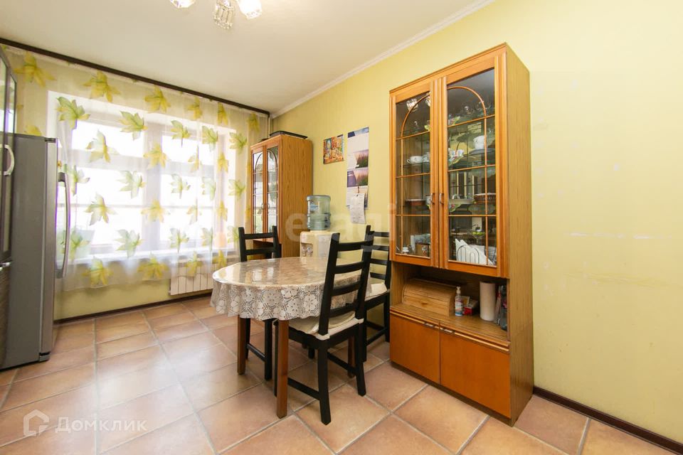Продаётся 3-комнатная квартира, 101.3 м²