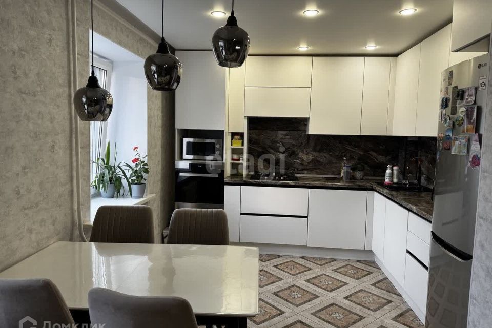 Продаётся 3-комнатная квартира, 72.5 м²