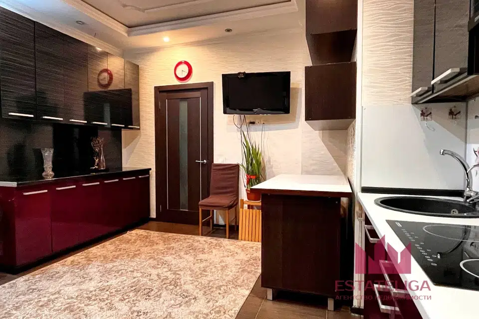 Продаётся 4-комнатная квартира, 103 м²