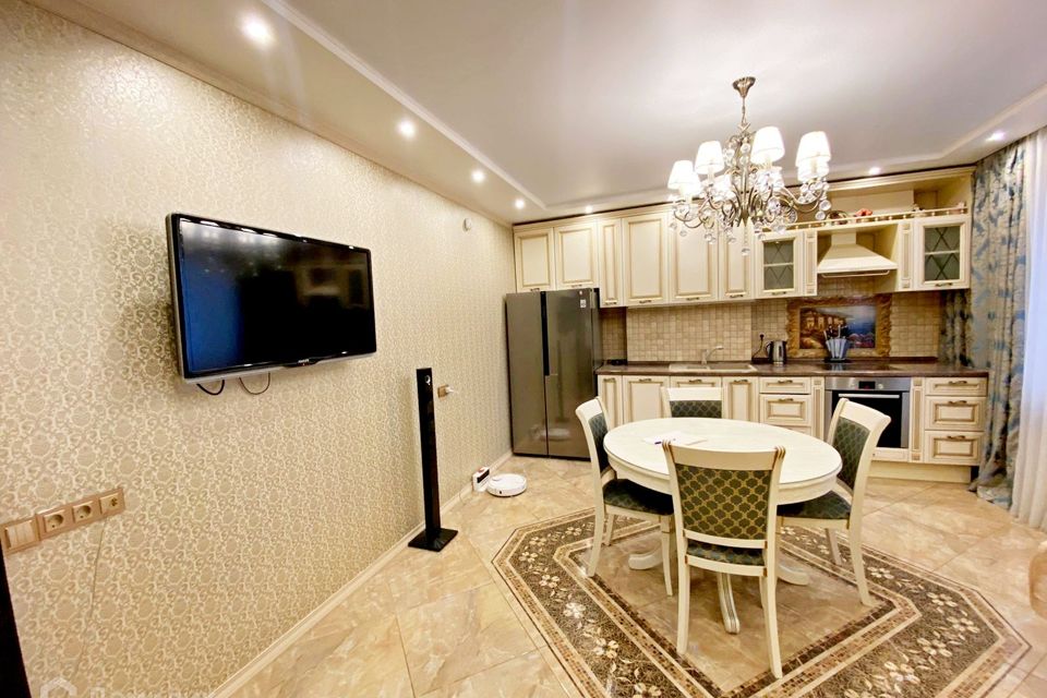 Сдаётся 4-комнатная квартира, 120 м²