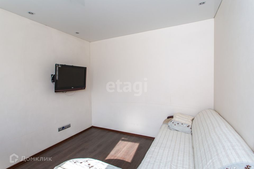 Продаётся 3-комнатная квартира, 53.9 м²