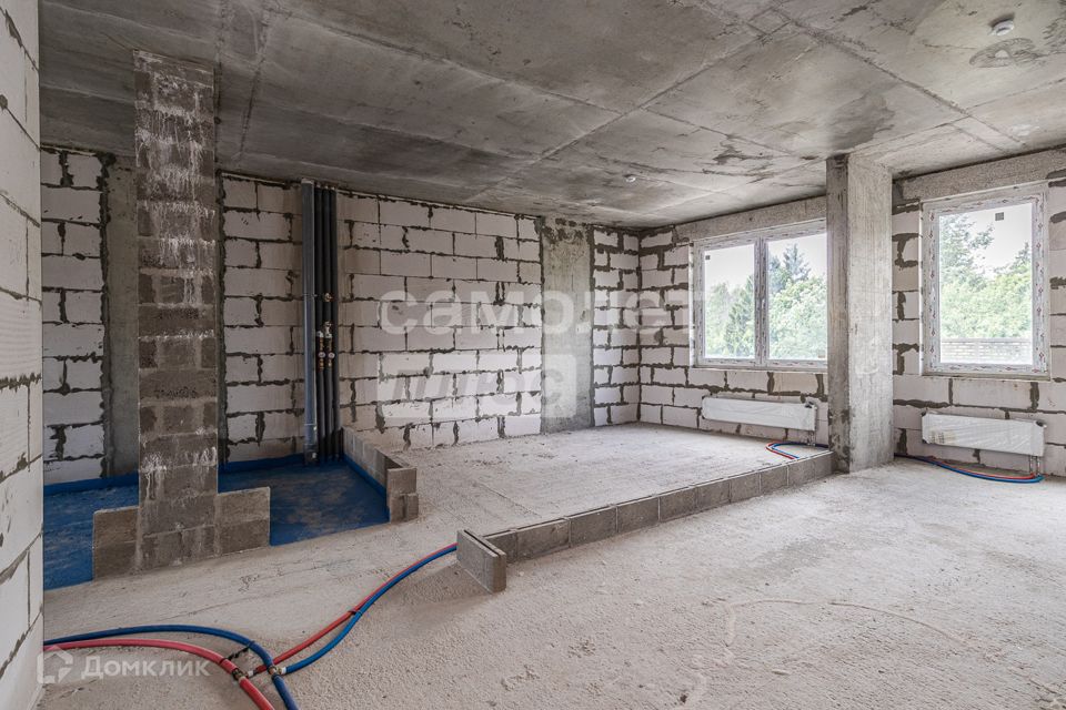 Продаётся 1-комнатная квартира, 69.8 м²