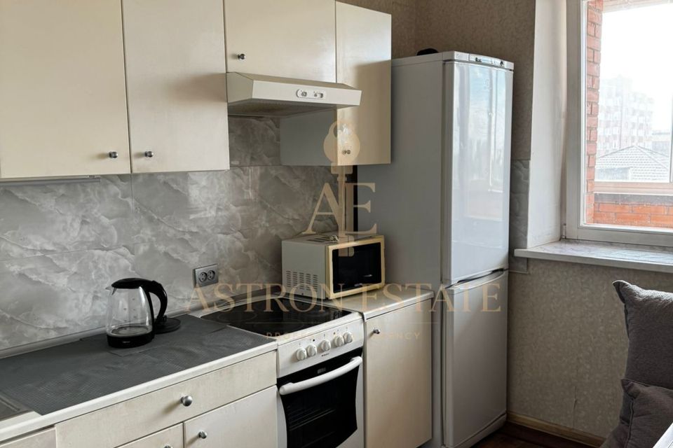 Сдаётся 1-комнатная квартира, 42 м²