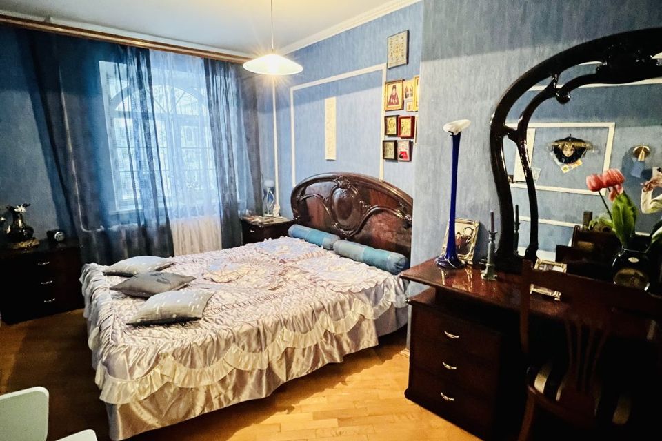 Продаётся 5-комнатная квартира, 120 м²
