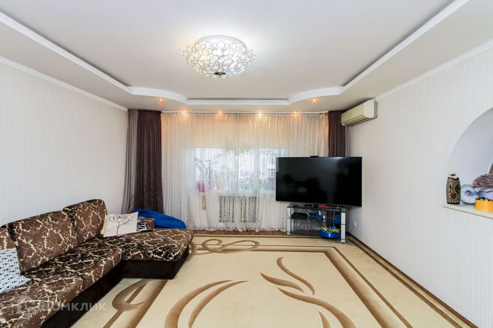 Продаётся 4-комнатная квартира, 128.3 м²