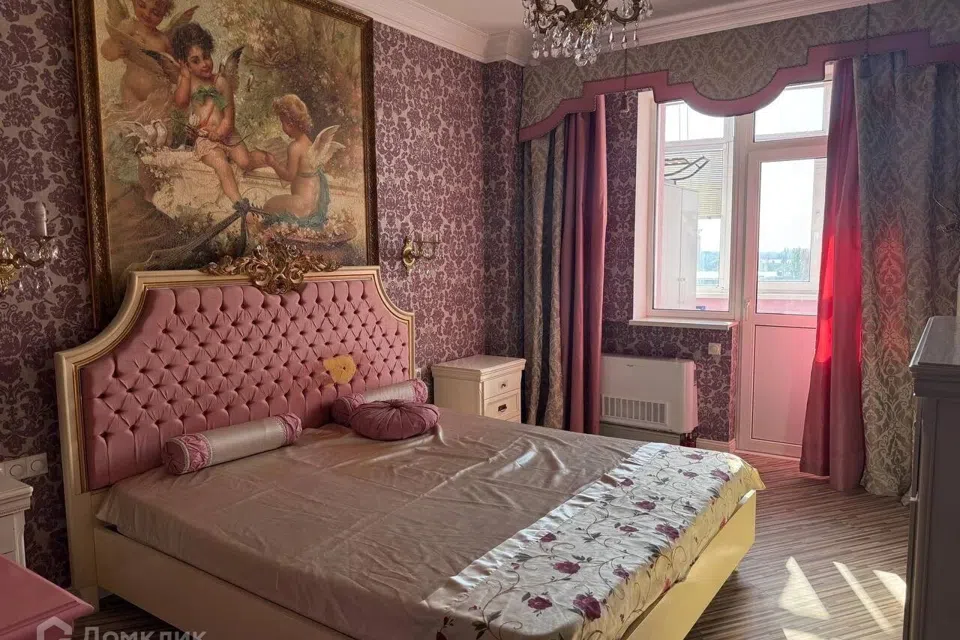 Продаётся 4-комнатная квартира, 164.1 м²