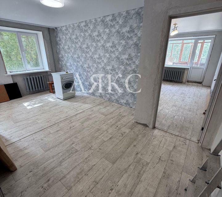 Продаётся 3-комнатная квартира, 50.5 м²