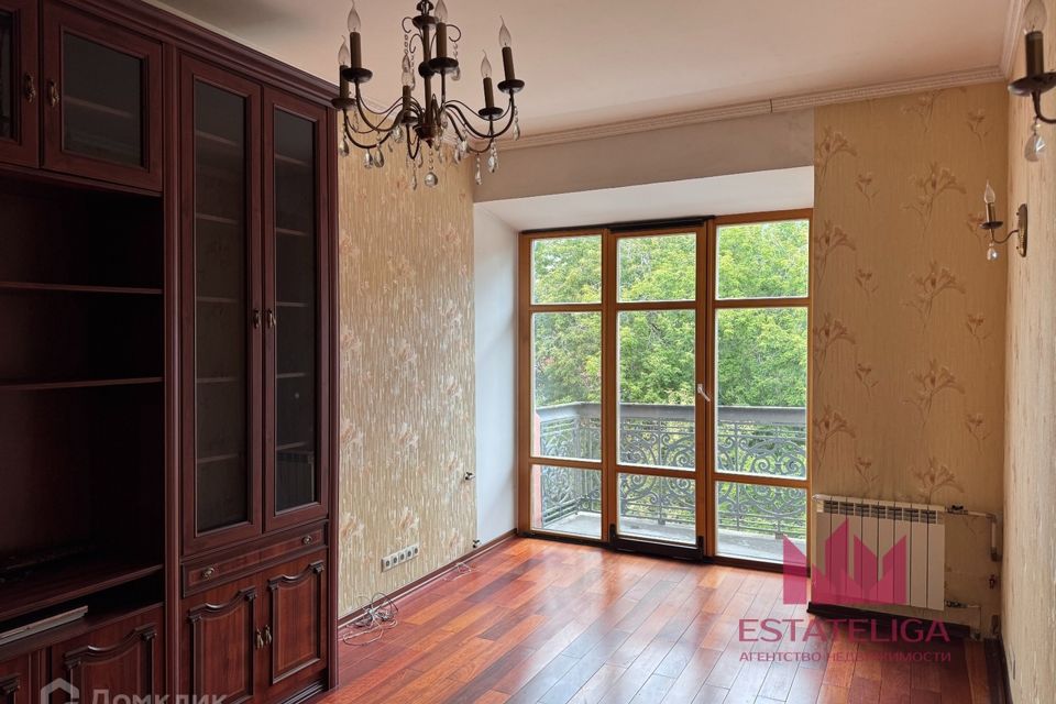Продаётся 4-комнатная квартира, 123 м²