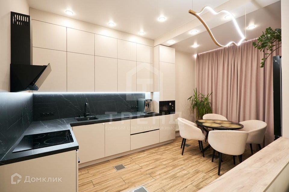 Продаётся 1-комнатная квартира, 42 м²