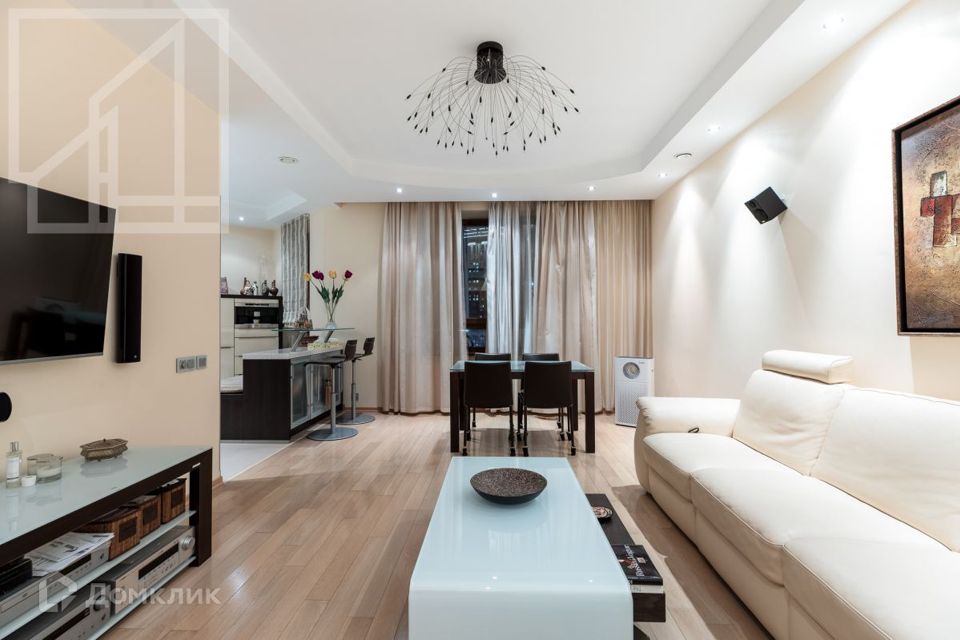 Сдаётся 4-комнатная квартира, 160 м²