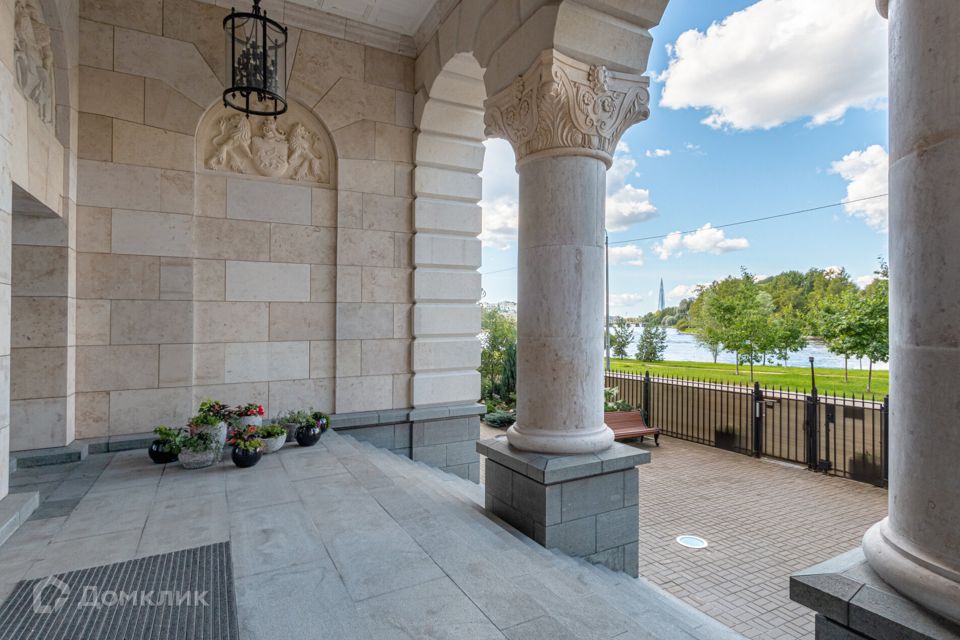 Продаётся 3-комнатная квартира, 172.2 м²