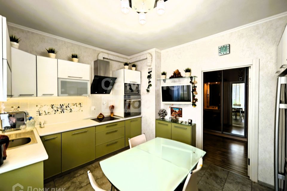 Продаётся 2-комнатная квартира, 69.6 м²