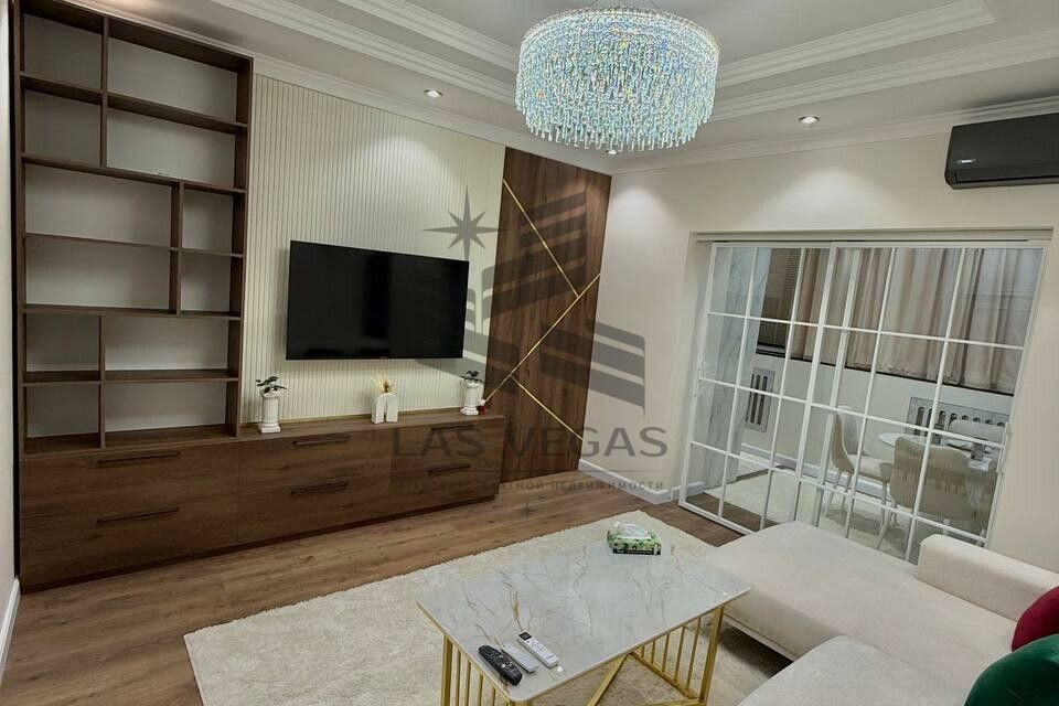 Сдаётся 2-комнатная квартира, 72 м²