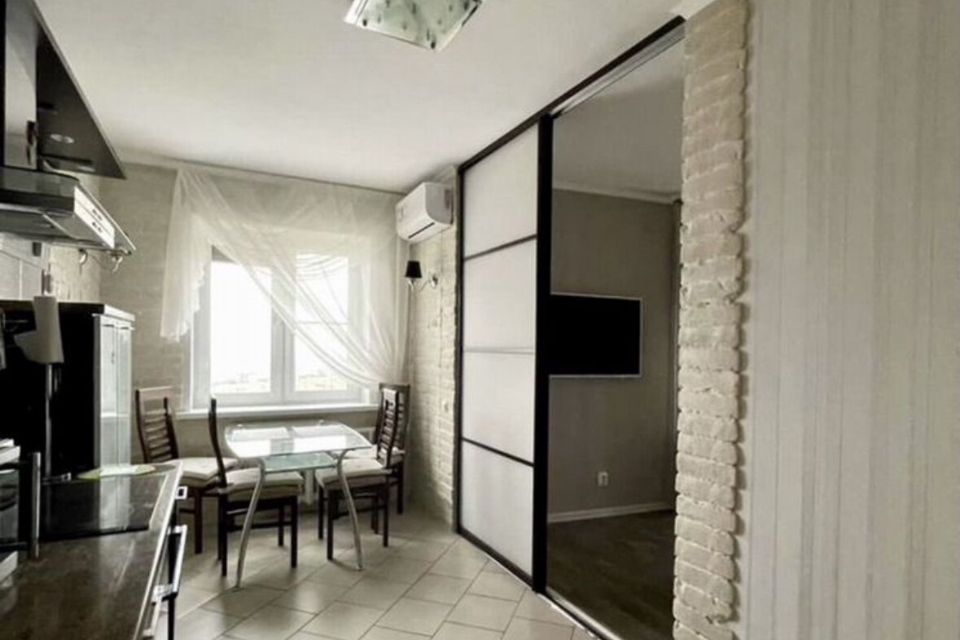 Сдаётся 2-комнатная квартира, 58 м²