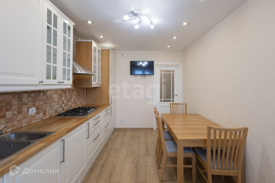 Продаётся 1-комнатная квартира, 42.6 м²