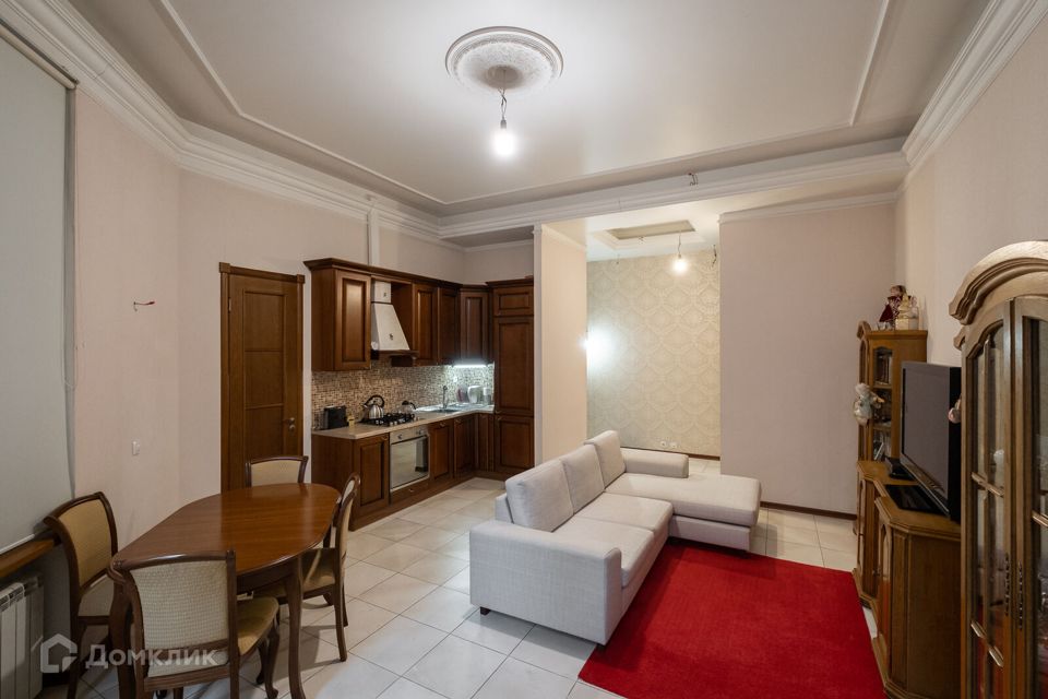 Продаётся 4-комнатная квартира, 110.1 м²