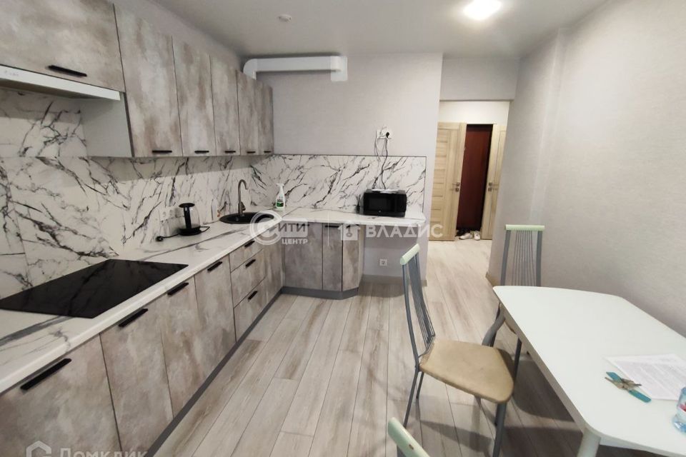Продаётся 1-комнатная квартира, 39.7 м²