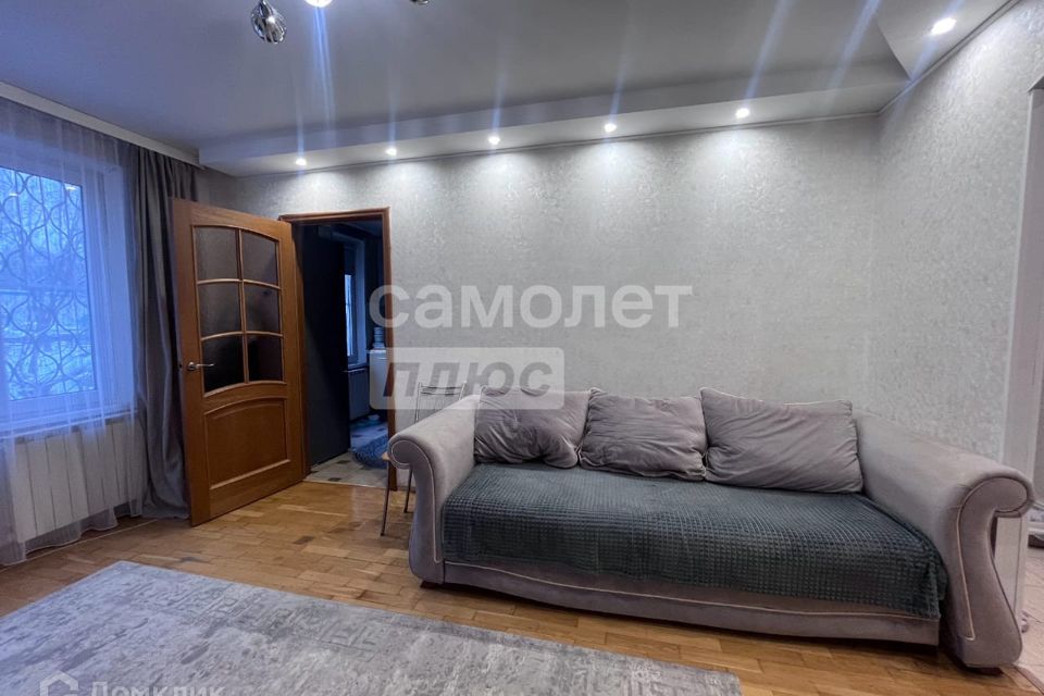 Продаётся 3-комнатная квартира, 48.7 м²