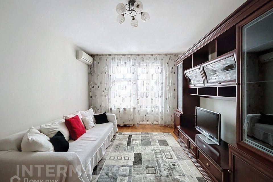 Сдаётся 2-комнатная квартира, 74 м²