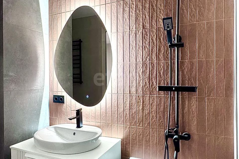 Продаётся 2-комнатная квартира, 59.8 м²