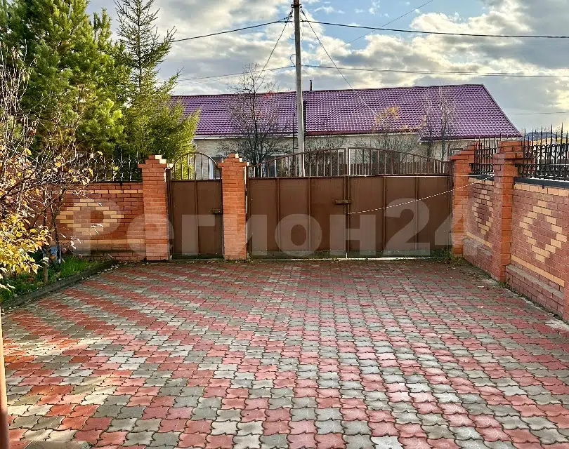 Продаётся 3-этажный дом, 284 м²