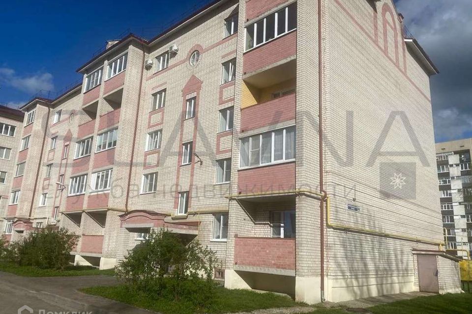 Продаётся 3-комнатная квартира, 110 м²