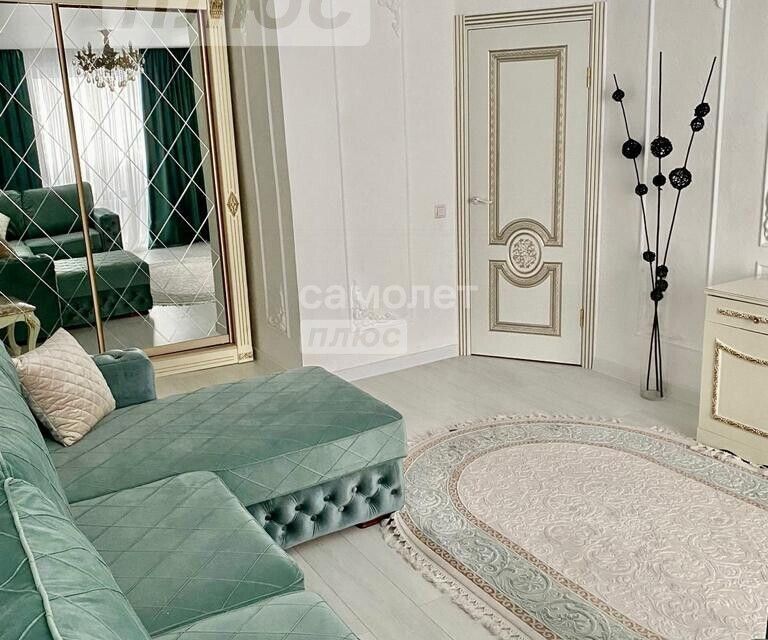 Продаётся 4-комнатная квартира, 149 м²