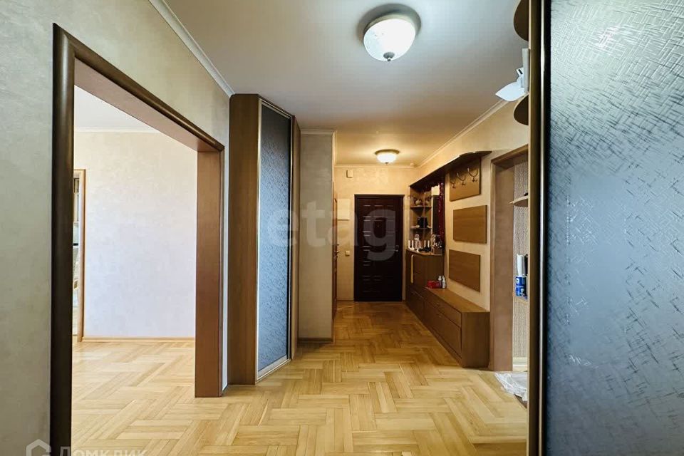 Продаётся 4-комнатная квартира, 107 м²
