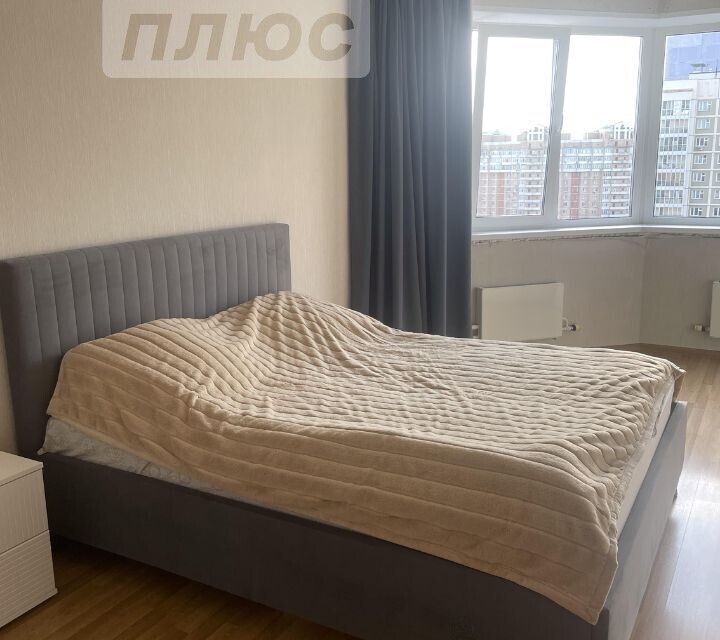 Продаётся 1-комнатная квартира, 42 м²