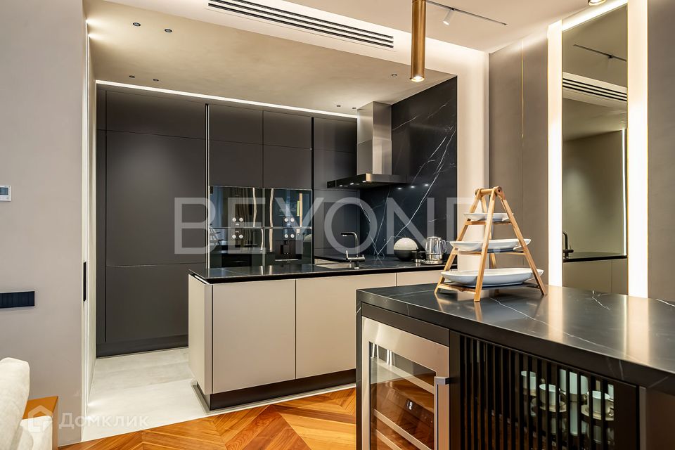 Продаётся 3-комнатная квартира, 100 м²