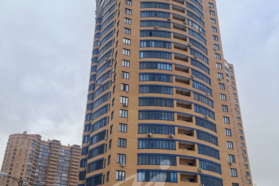 Продаётся 3-комнатная квартира, 111 м²