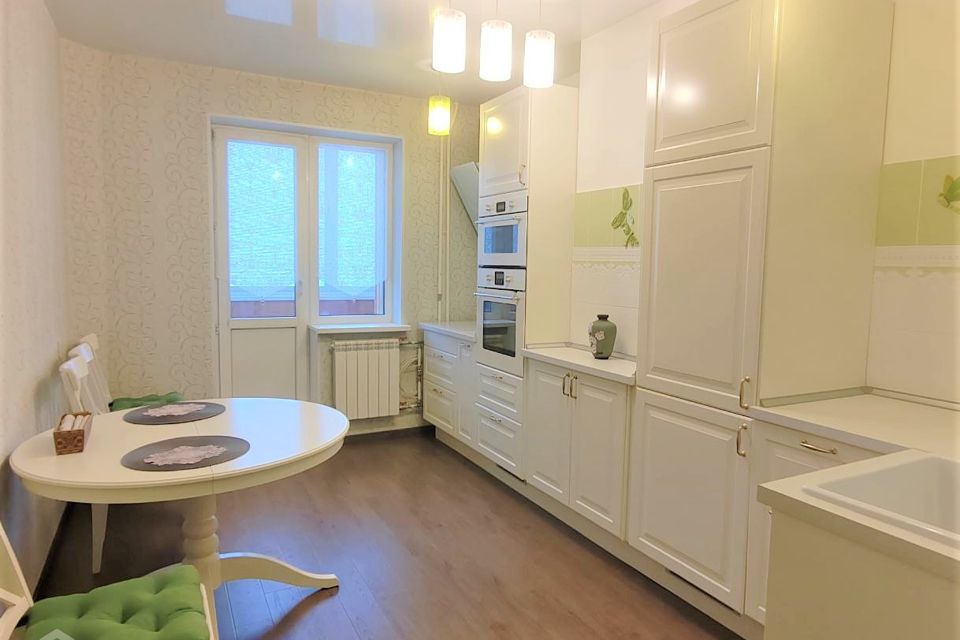 Продаётся 1-комнатная квартира, 57.3 м²