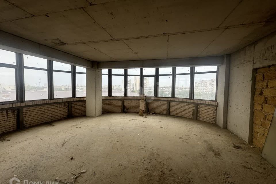 Продаётся 4-комнатная квартира, 167.1 м²