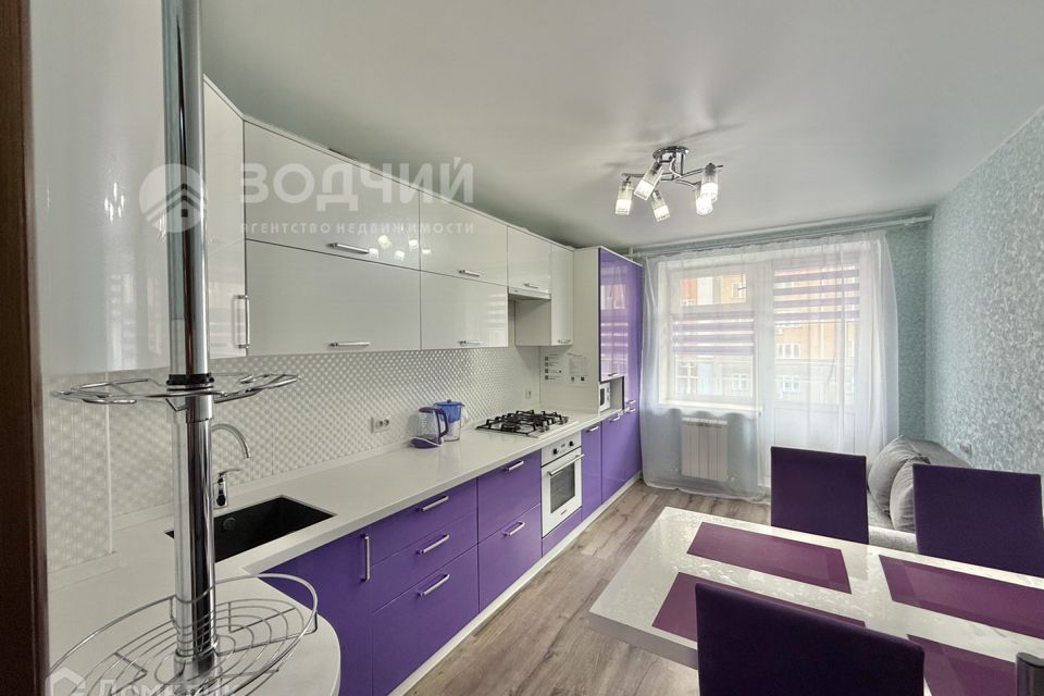Продаётся 1-комнатная квартира, 41.8 м²