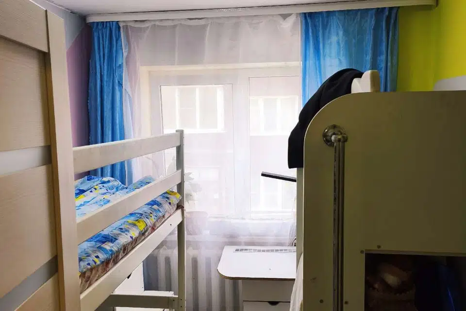 Продаётся 3-комнатная квартира, 48.3 м²