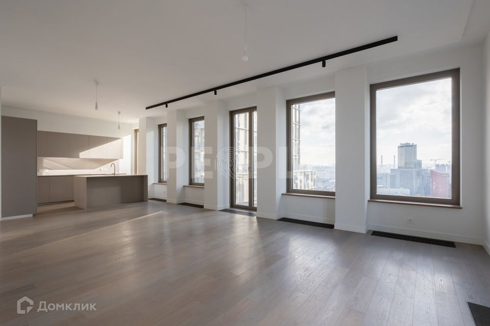 Продаётся 5-комнатная квартира, 183.8 м²