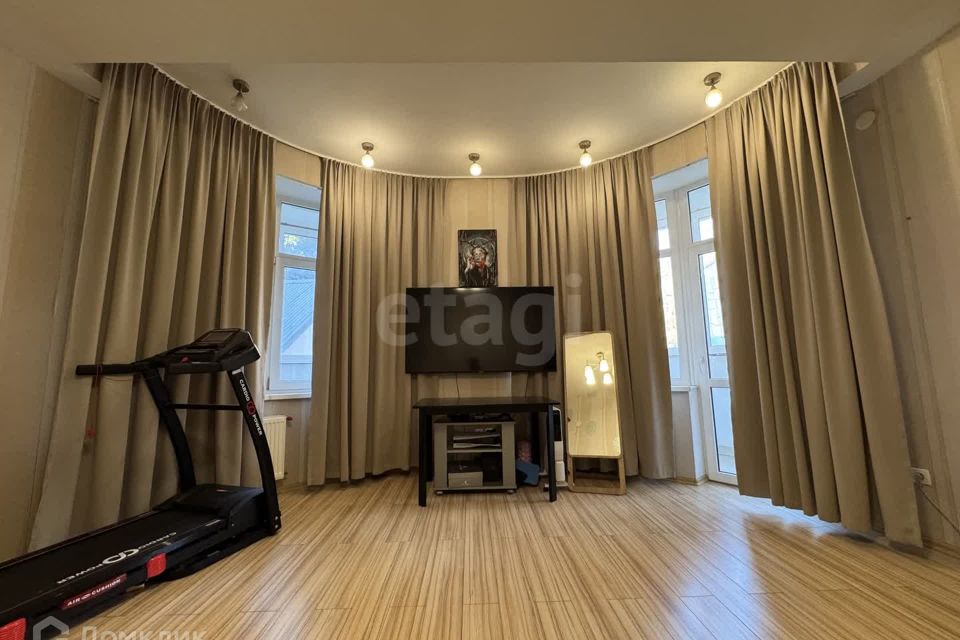 Продаётся 2-комнатная квартира, 116 м²