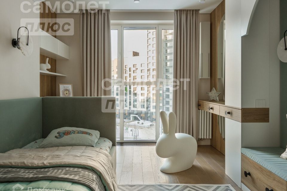 Продаётся 4-комнатная квартира, 153.5 м²
